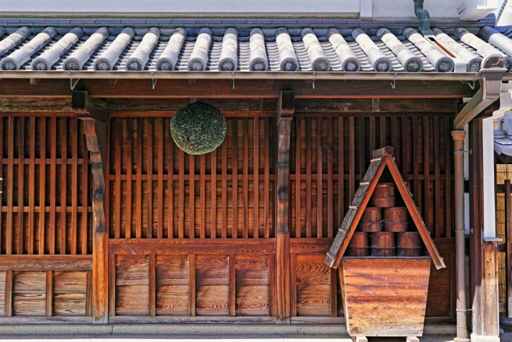 蔵の整理を行う前に買取できる骨董品を探してみませんか？｜掛け軸 